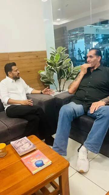 Tushar Kumar with The Great Khali